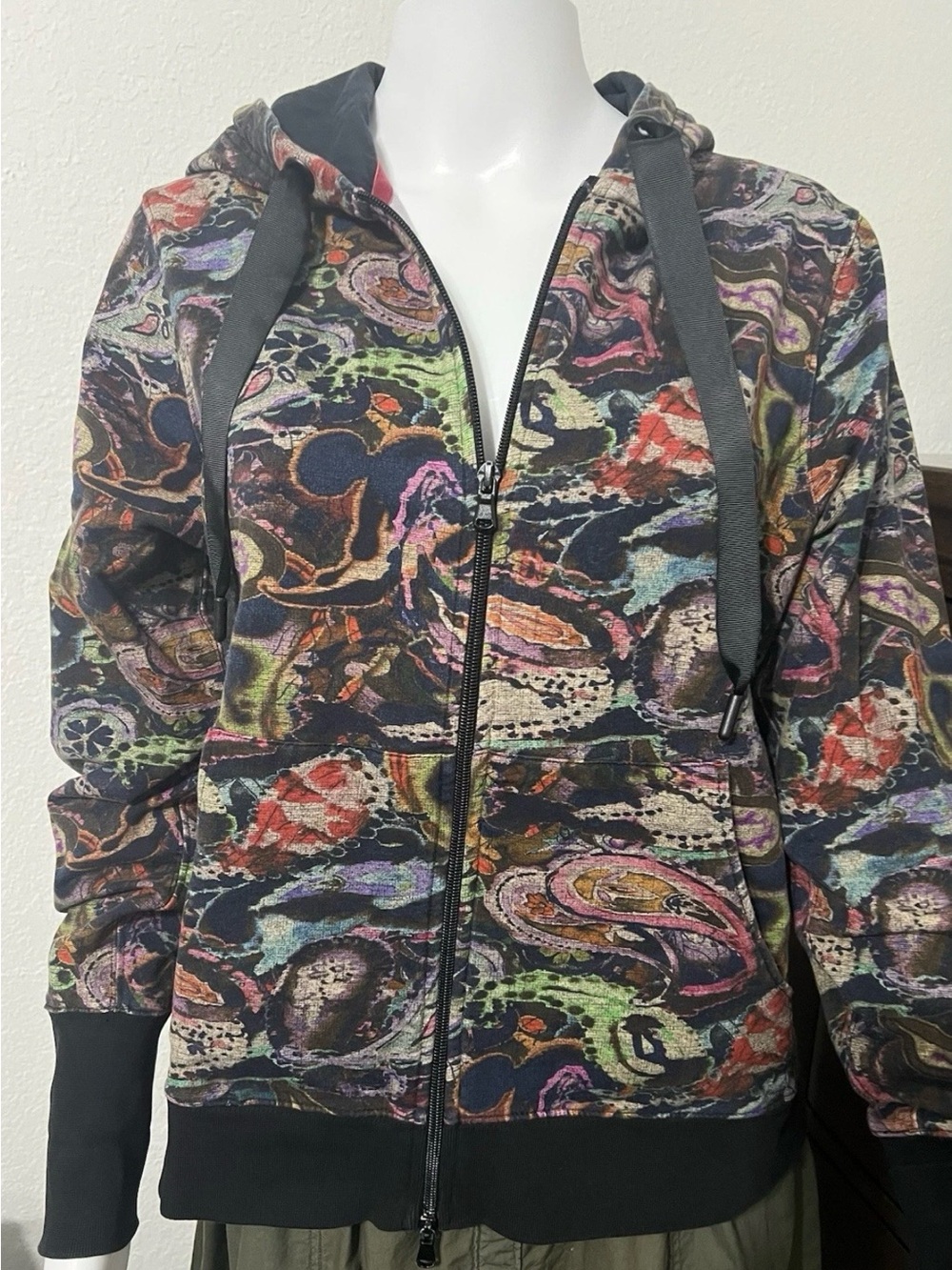Robert Graham Women’s Abstract Print Zip Hoodie Jacket Size M